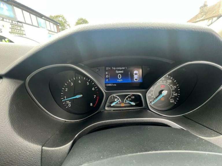 2016 Ford Focus 1.0T EcoBoost Zetec Euro 6 (s/s) 5dr HATCHBACK Petrol Manual