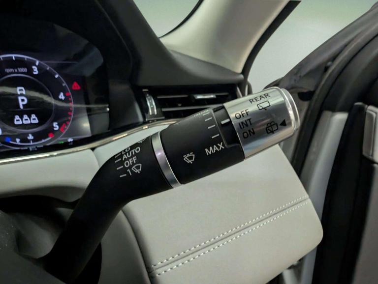 2020 Land Rover Range Rover Evoque 2.0 D180 MHEV R-Dynamic SE Auto 4WD Euro 6 (s/s) 5dr ESTATE Di...