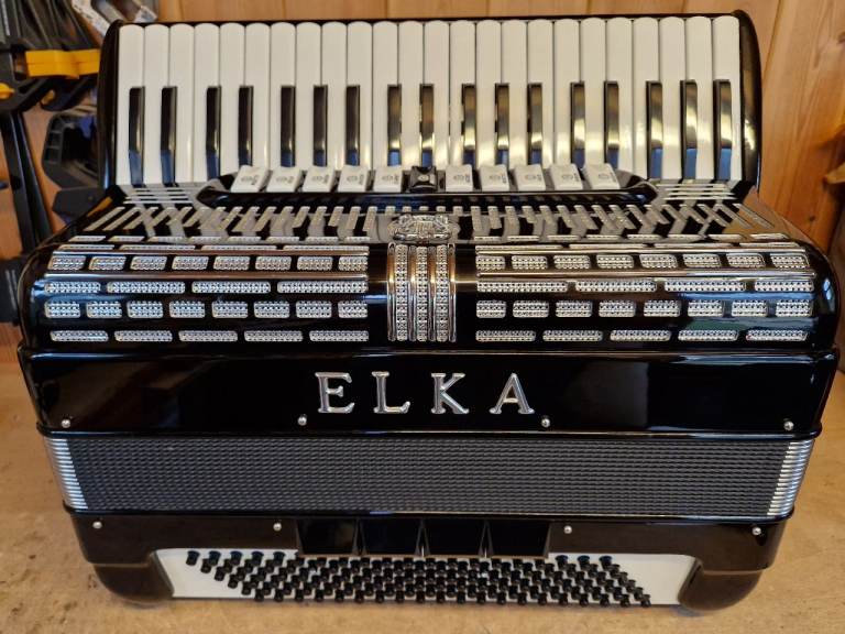 Elka (Sem), 412 Musette (LMMM), 4 Voice Musette, 120 Bass, AS NEW, Piano Accordion.