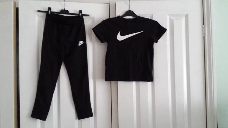 Nike Black T-Shirt and Tracksuit Bottoms 6-7 Yrs (116cm - 122cm)