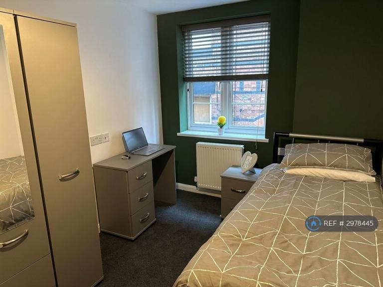 1 bedroom in Queen St, Stourbridge, DY8 (#2978445)