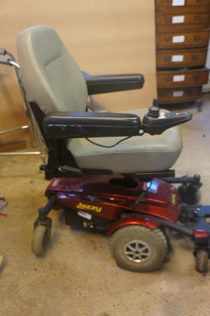 JAZZY PRIDE WHEELCHAIRT 