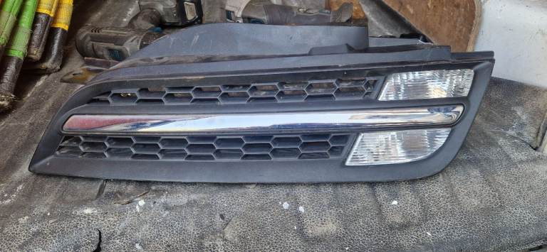 Nissan Micra 05-09 Front Left Bumper Grille Indicator Light 89036988
