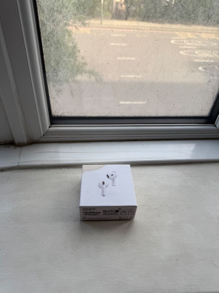 AirPods 4th gen 