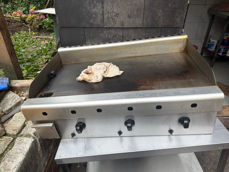 Archway grill for fried chicken shops