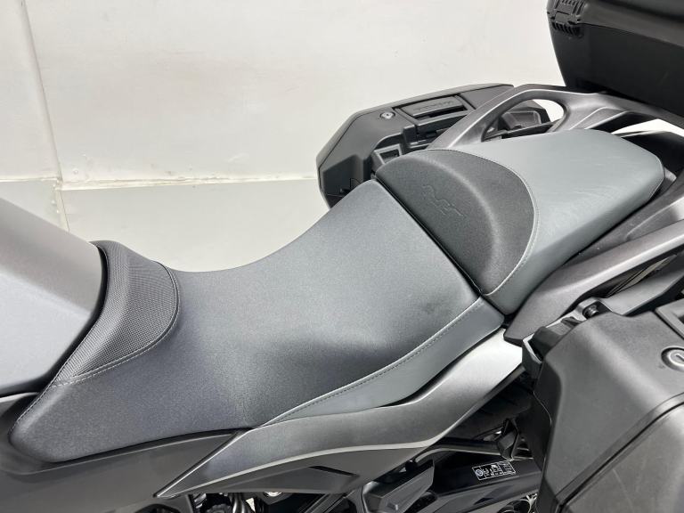 2022 72 Honda NT1100 Manual - 4700 miles