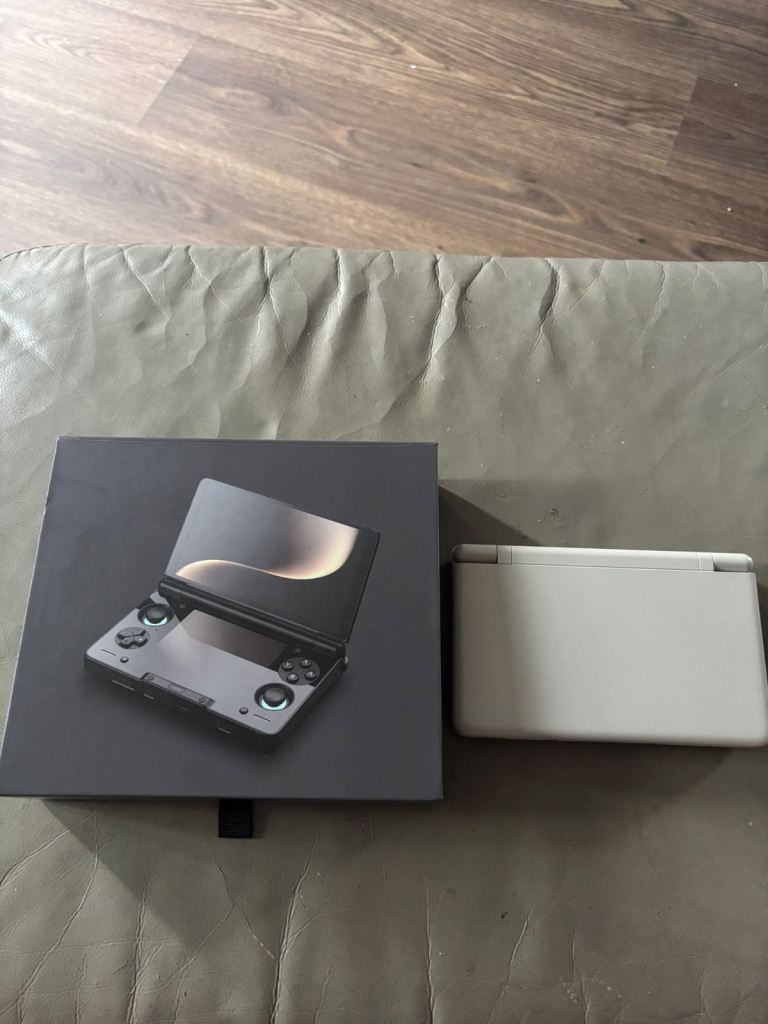 Ayn Thor Rainbow max 16gb ram 1tb storage