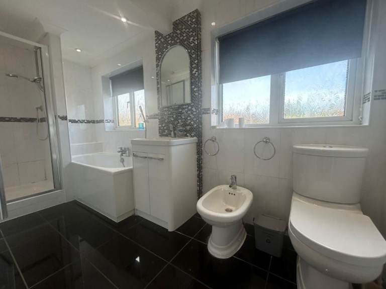 4 Bed 2 Bath House For Rent