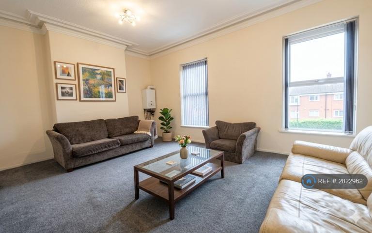 3 bedroom flat in Great Cheetham Street East, Salford, M7 (3 bed) (#2822962)