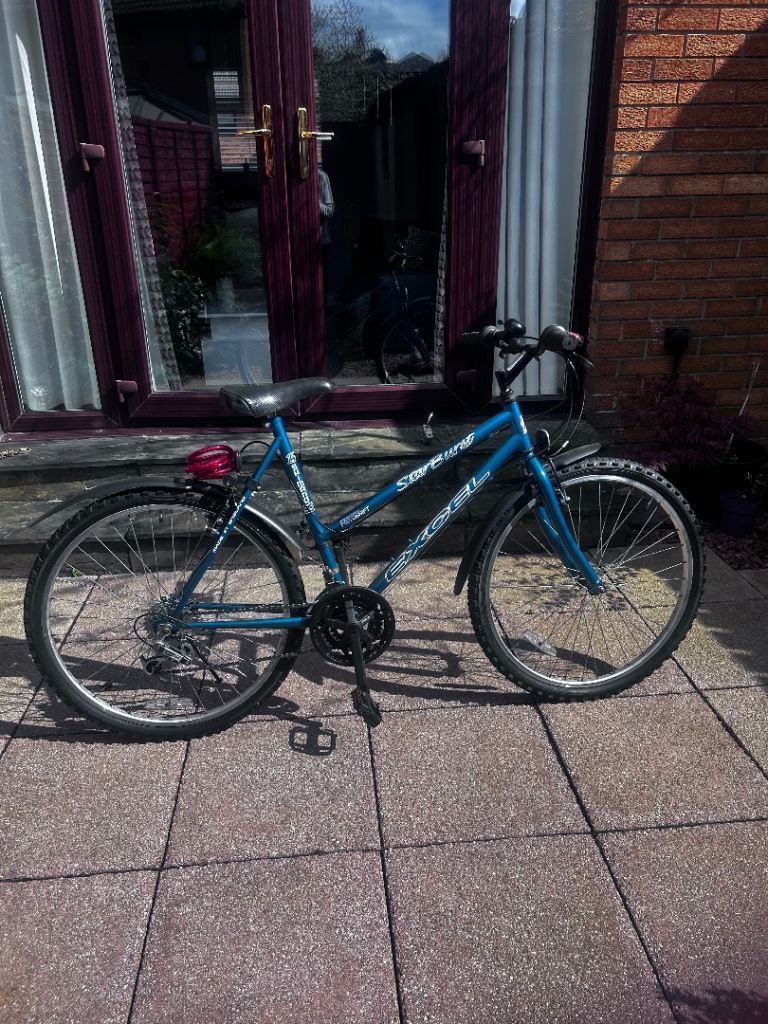 Ladies bike.  Fully refurbished 