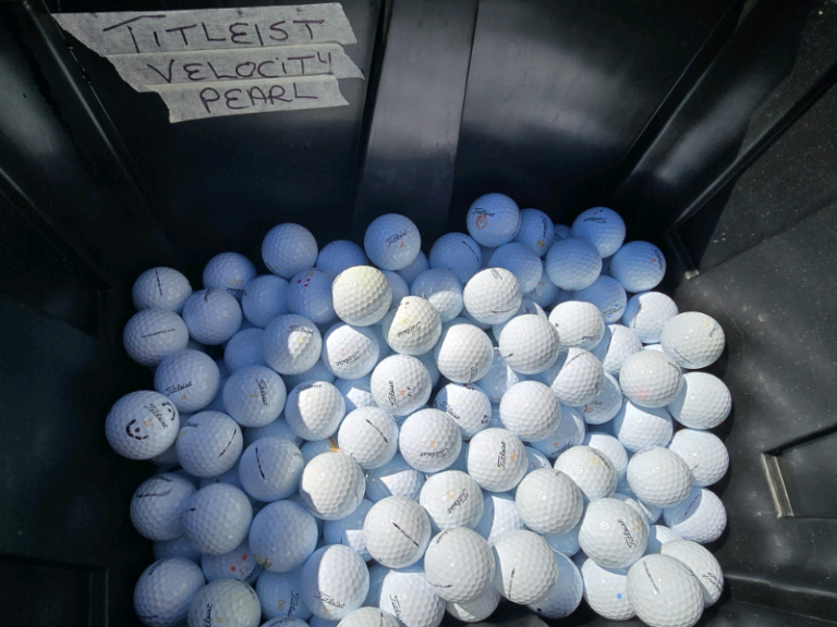 Titleist Velocity White Pearl grade golf balls
