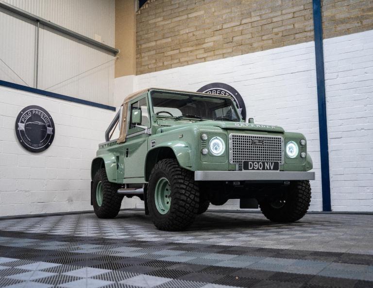 1990 Land Rover Defender 90 2.5 TD5 Pickup 2dr Diesel Manual (120 bhp) Diesel