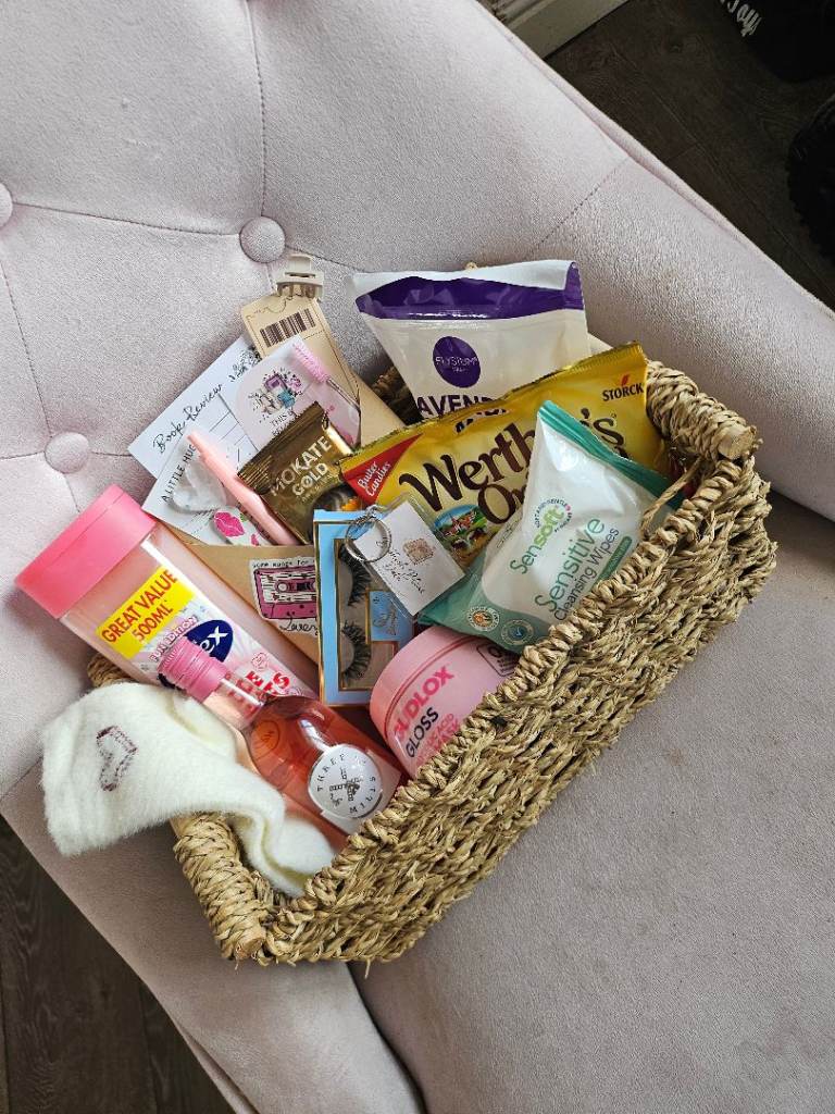 Blind date with a book gift set