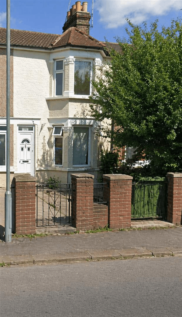 Flat 5, 10 Church Road, Erith	DA8 1PG - Available Now!