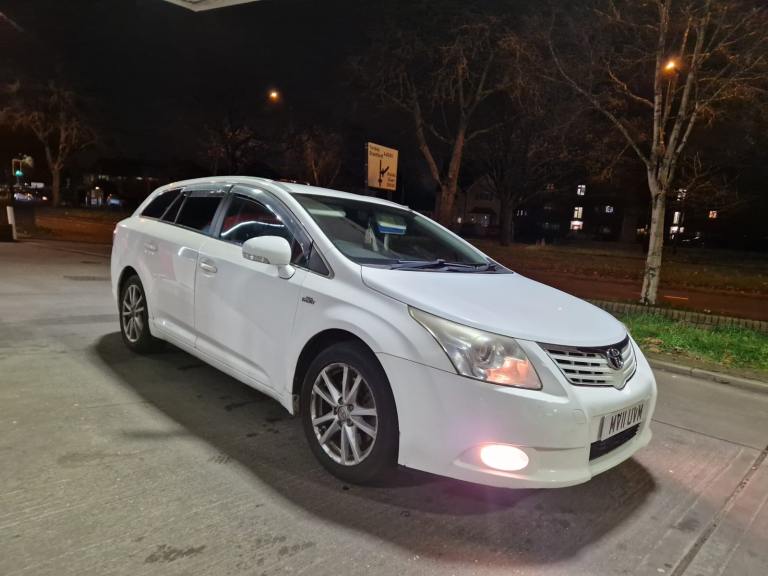 Toyota, AVENSIS, AUTOMATIC ESTATE AUTO FOLDING SEATS 