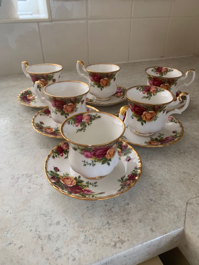 Royal Albert Old country roses 6 coffee cups and saucers