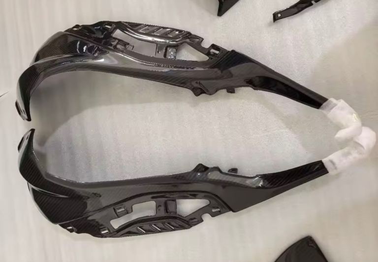 BMW S1000RR Dry Carbon Fibre Tank Side Panels – 3K Twill Weave (Gloss) – Delivery / Pickup