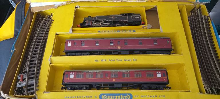 Hornby Dublo  Electric Train Set with Locomotive and Carriages