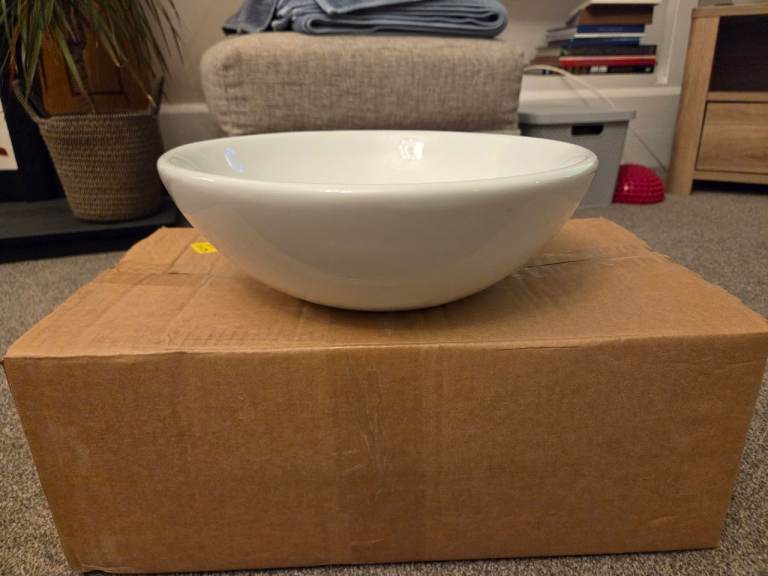 285mm Gloss White Round Countertop Basin