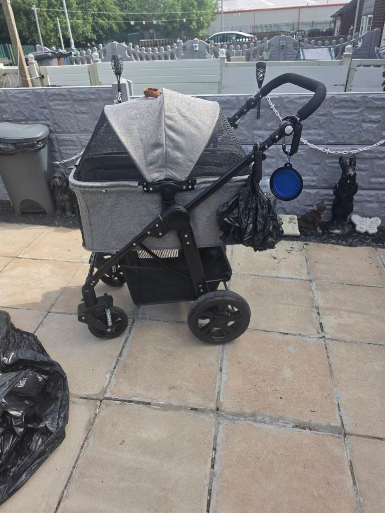 Dog pram