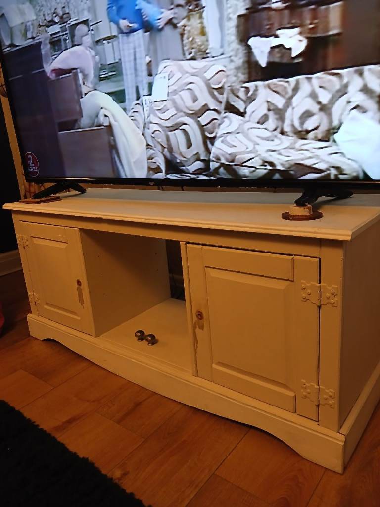 Free to collect TV cabinet. 
