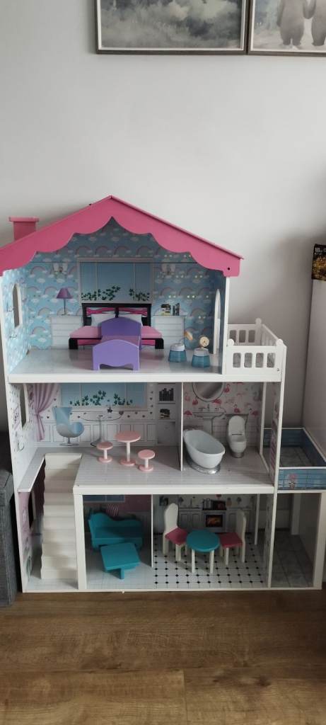 Big Doll House 