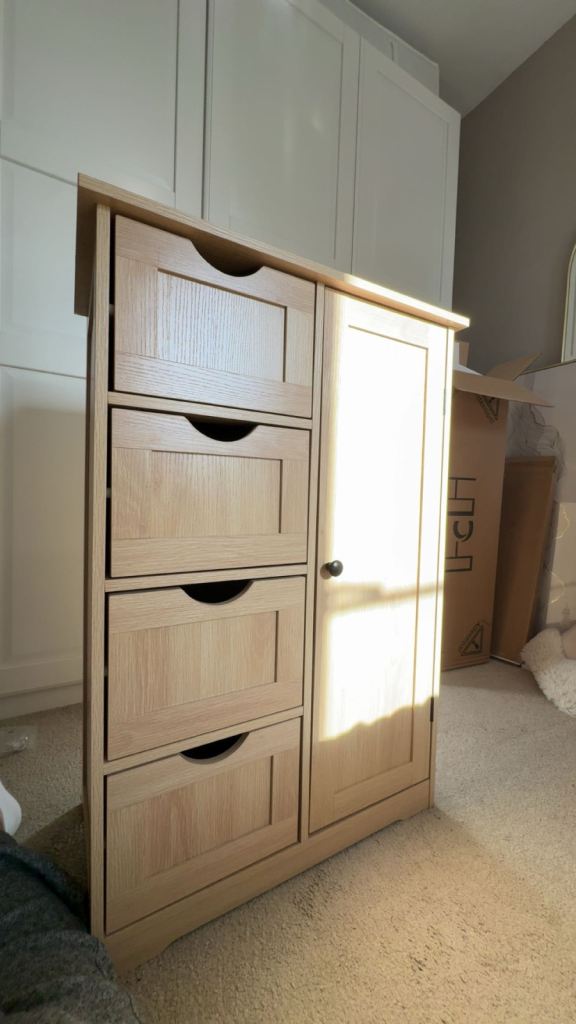 Wooden bathroom cabinet 