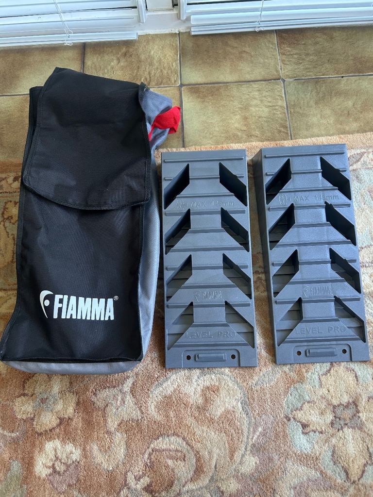 Camper van level ramps