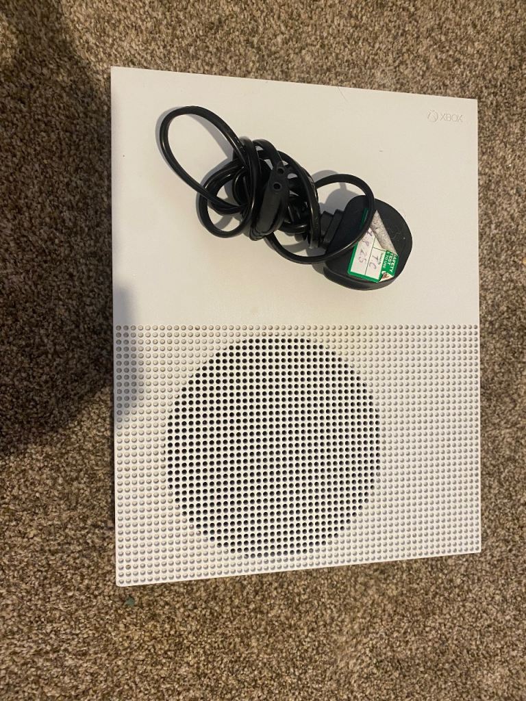 White Xbox One S Console with Power Cable – perfect Condition