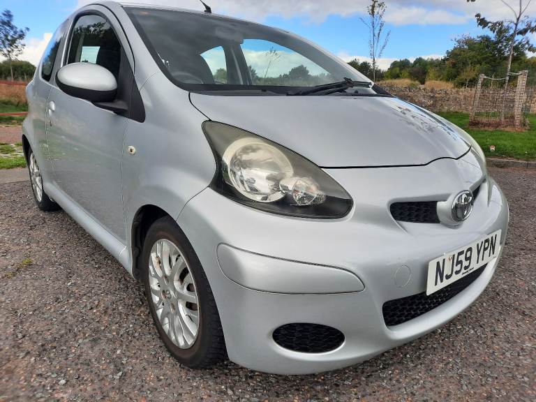 TOYOTA AYGO PLATINUM 59 PLATE.1.0 PETROL ECONOMIC CAR CHEAP TO INSUR START AND DRIVE WELL 