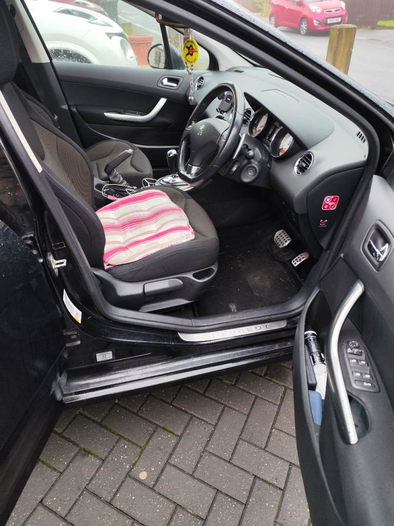 Peugeot, 308, Hatchback, 2013, Semi-Auto, 1560 (cc), 5 doors