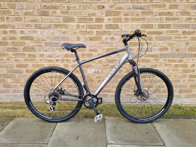 Carrera Crossfire 2 a Disc Hybrid Road Bike 21'" LARGE Frame NOT Mountain BMX. Great