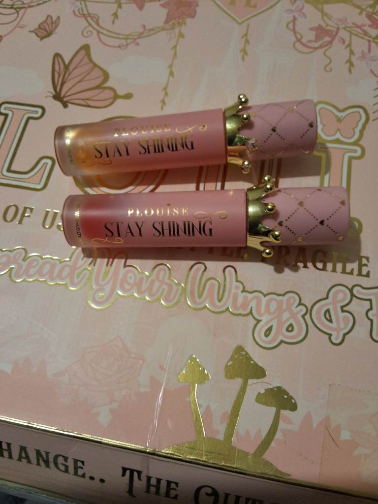 Plouise Stay Shining Crown  Lip Oil. £4. EACH.  
