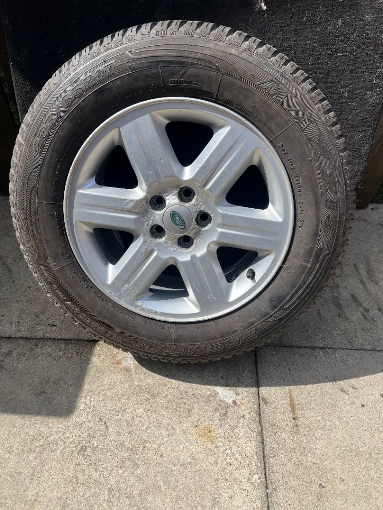 Land Rover alloy wheel and tyre 
