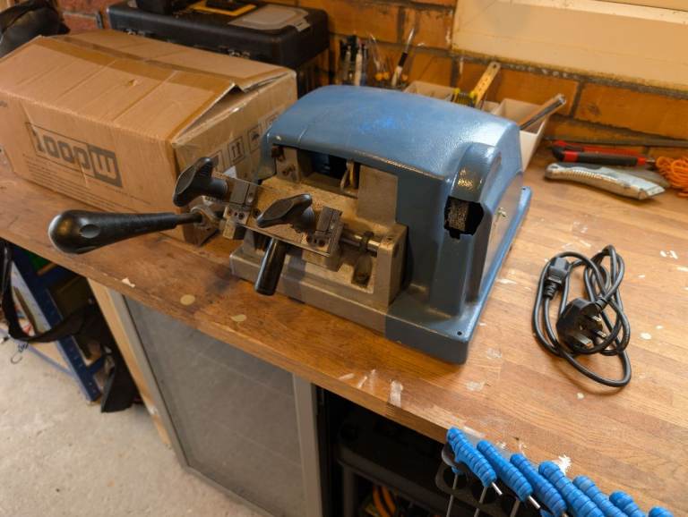 Key Cutting Machine and Van Inverter