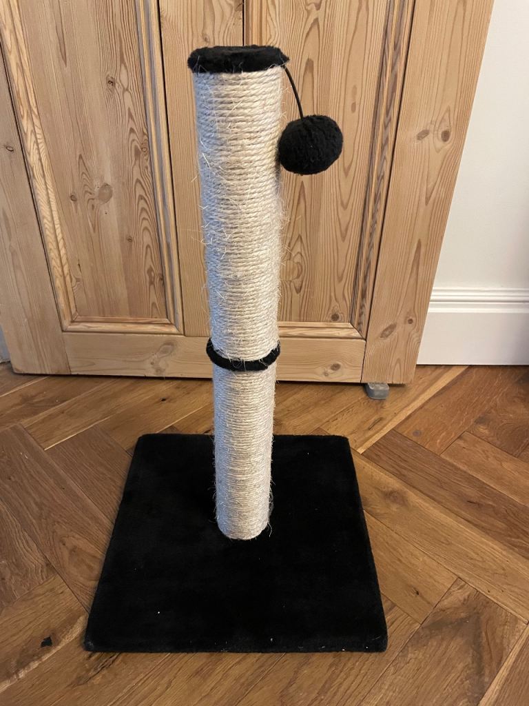 Cat scratching post 