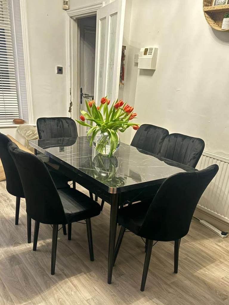 Modern 6 Seater Black Dining Table & Velvet Chair Set