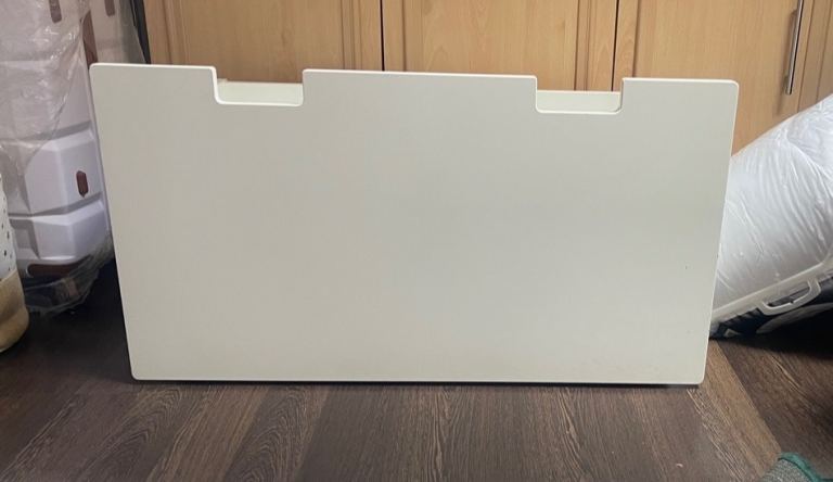 Toy/ blanket box on wheels 