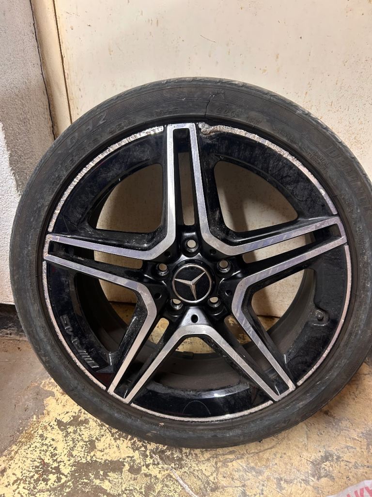 Mercedes 18” AMG alloy wheels 