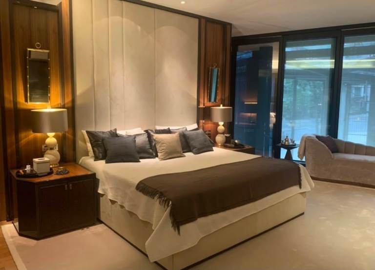 Luxury Three-Bedroom Residence at Mandarin Oriental Residences