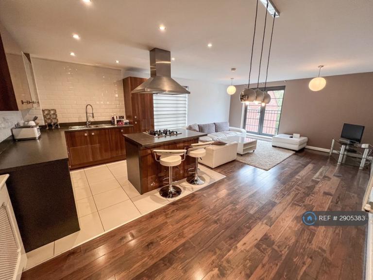 2 bedroom flat in Wallis Court, Leicester, LE2 (2 bed) (#2905383)
