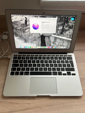 Apple MacBook Air 11” Early 2015 i5 4GB RAM 128GB SSD | in