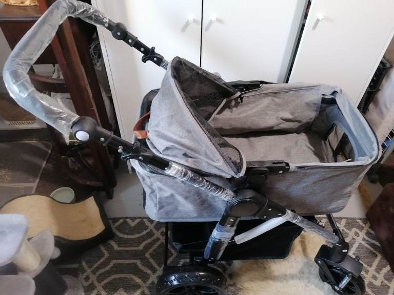 Brand new pawhut pushchair