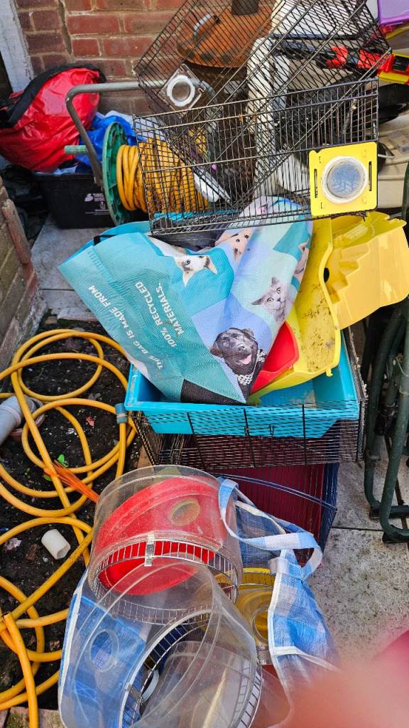 Loads of hamster cages and bits 