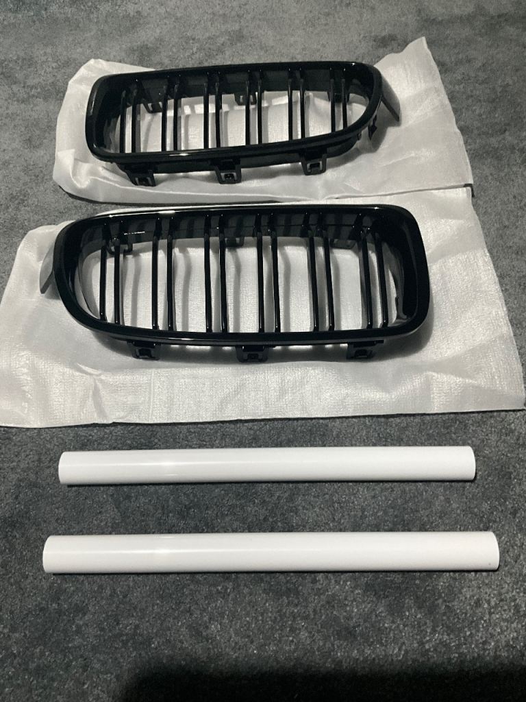 Bmw 3 series F30/F31 M3 style black grilles and V bar covers