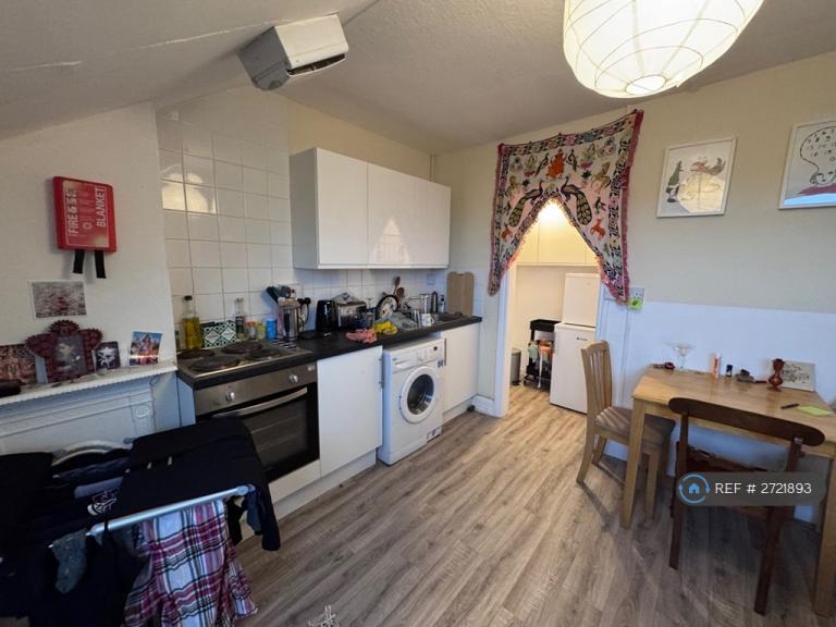 2 bedroom flat in Chesterfield Road, St. Andrews, Bristol, BS6 (2 bed) (#2721893)