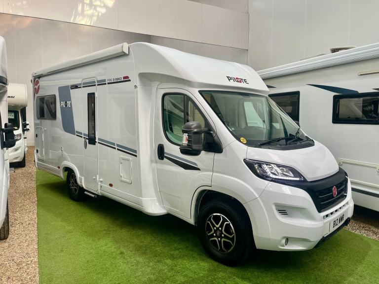 PILOTE EVIDENCE / P696 / 4 BERTH / 3500KG / 2022 / 9 SPEED AUTO / MOTORHOME     