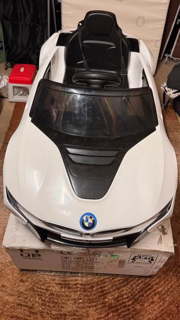 Ride on car -Charge and ride with remote control