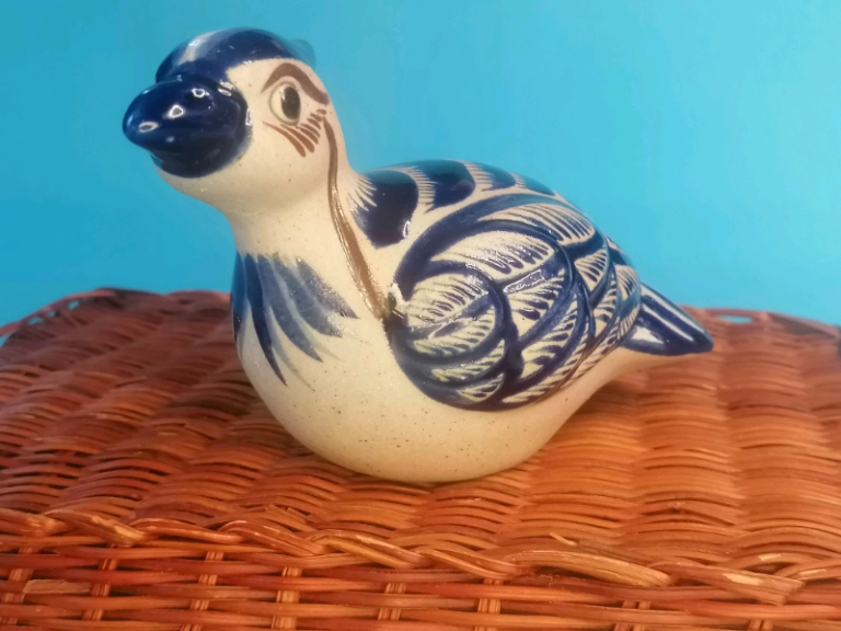 Mexico bird sculpture (ceramic) good condition.🐦Home Decor. Ornament 