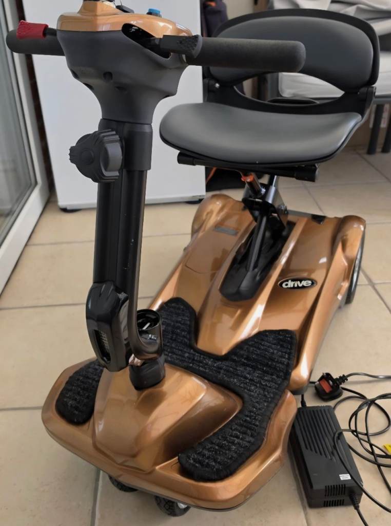 Auto folding mobility scooter 